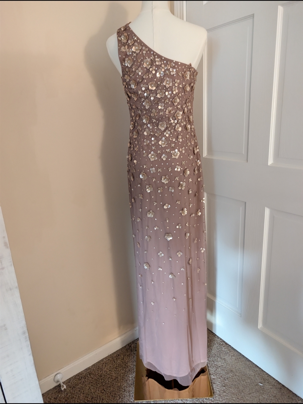NWT Adrianna Papell 3D Floral Sequin One Shoulder Gown Dusty Rose Size 4 - Picture 3 of 5
